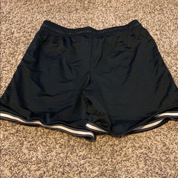 Nike Shorts - Picture 2 of 4